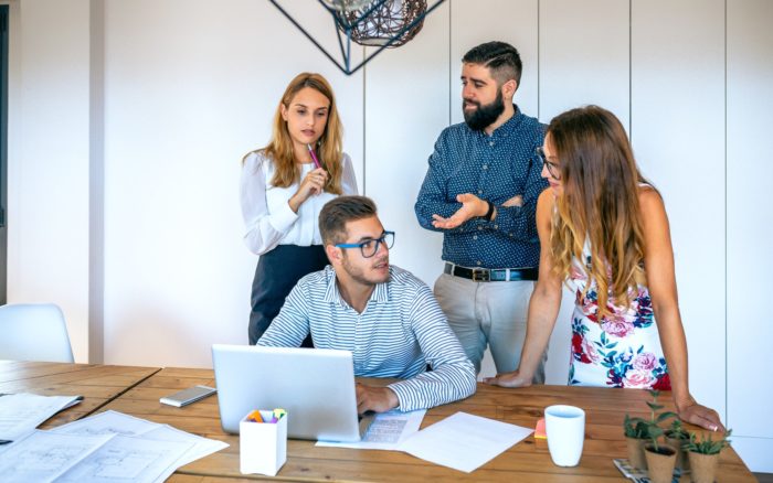 Vergunningen verlenen: een praktijk van veel werk(woorden)